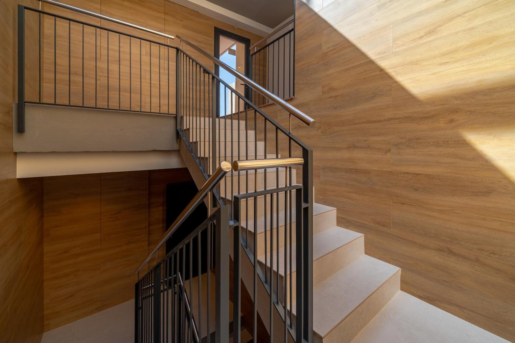 Limehome Barcelona Placa Pirineus L'Hospitalet de Llobregat Exterior photo