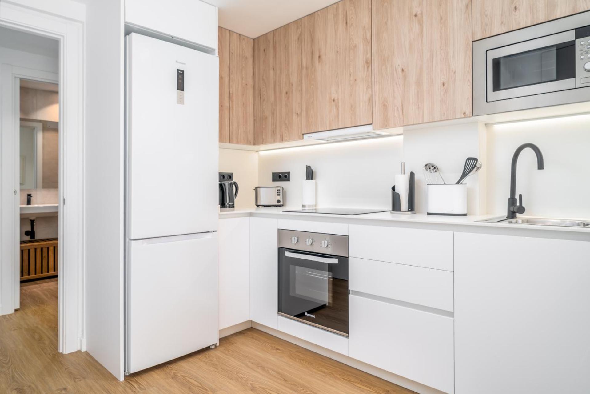 Limehome Barcelona Placa Pirineus L'Hospitalet de Llobregat Exterior photo
